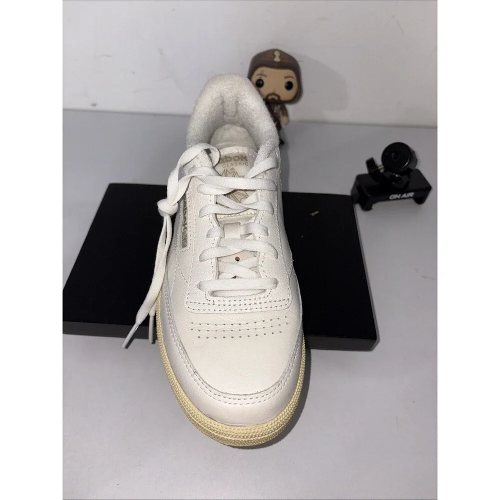 Reebok Ladies‎ 7.5 Chalk Weat Classic Excellent From Revolve